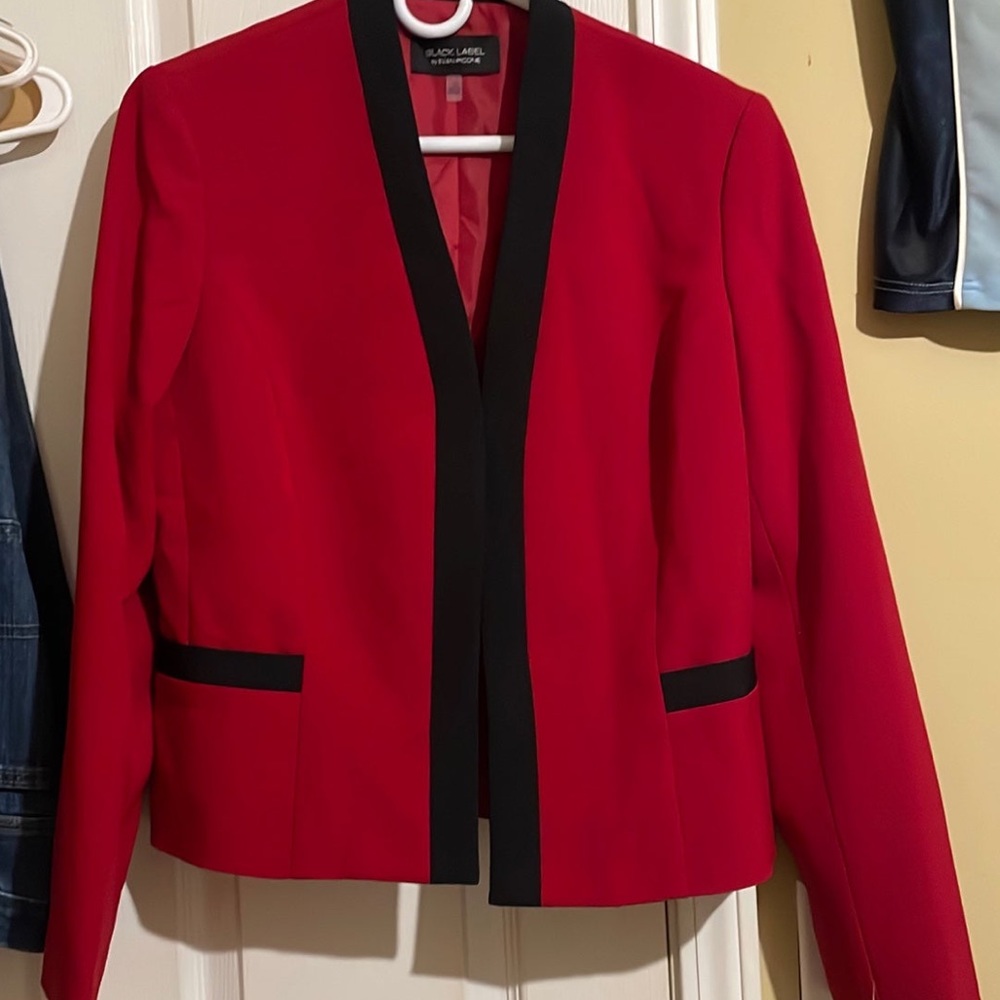 NWT !!!Womens size 10 (M) Blazer Poly blend Black Label Business Formal